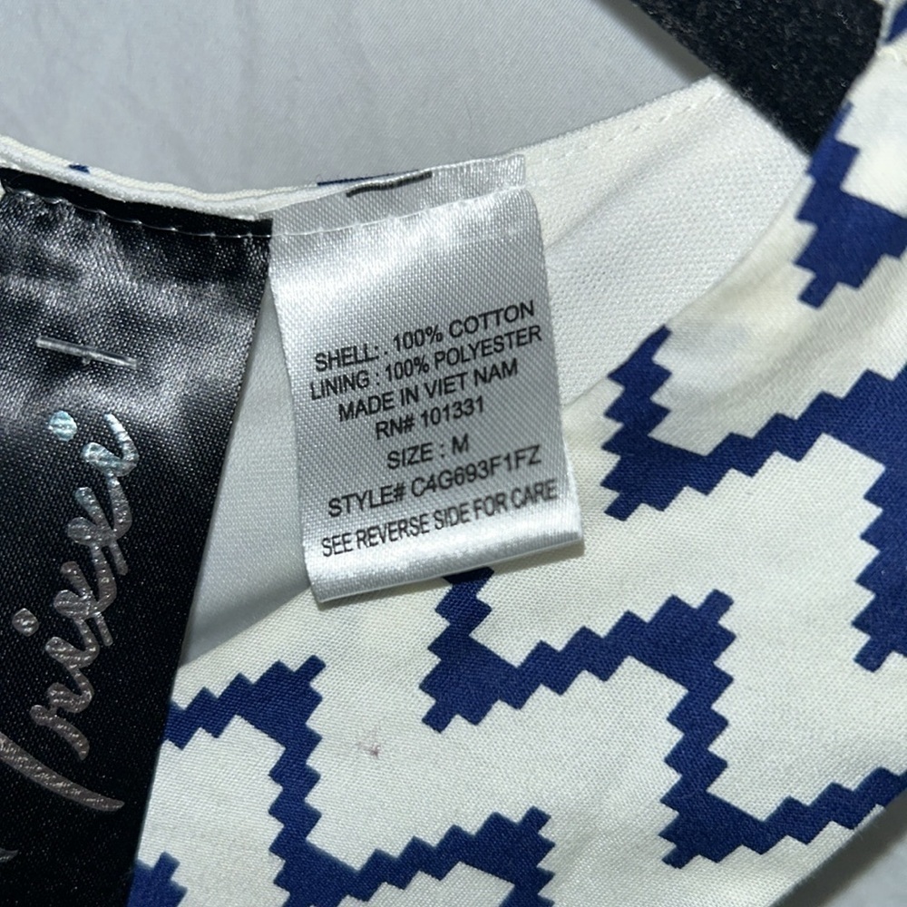 NWT: Sleeveless Print Dress: size Medium - Picture 4 of 8